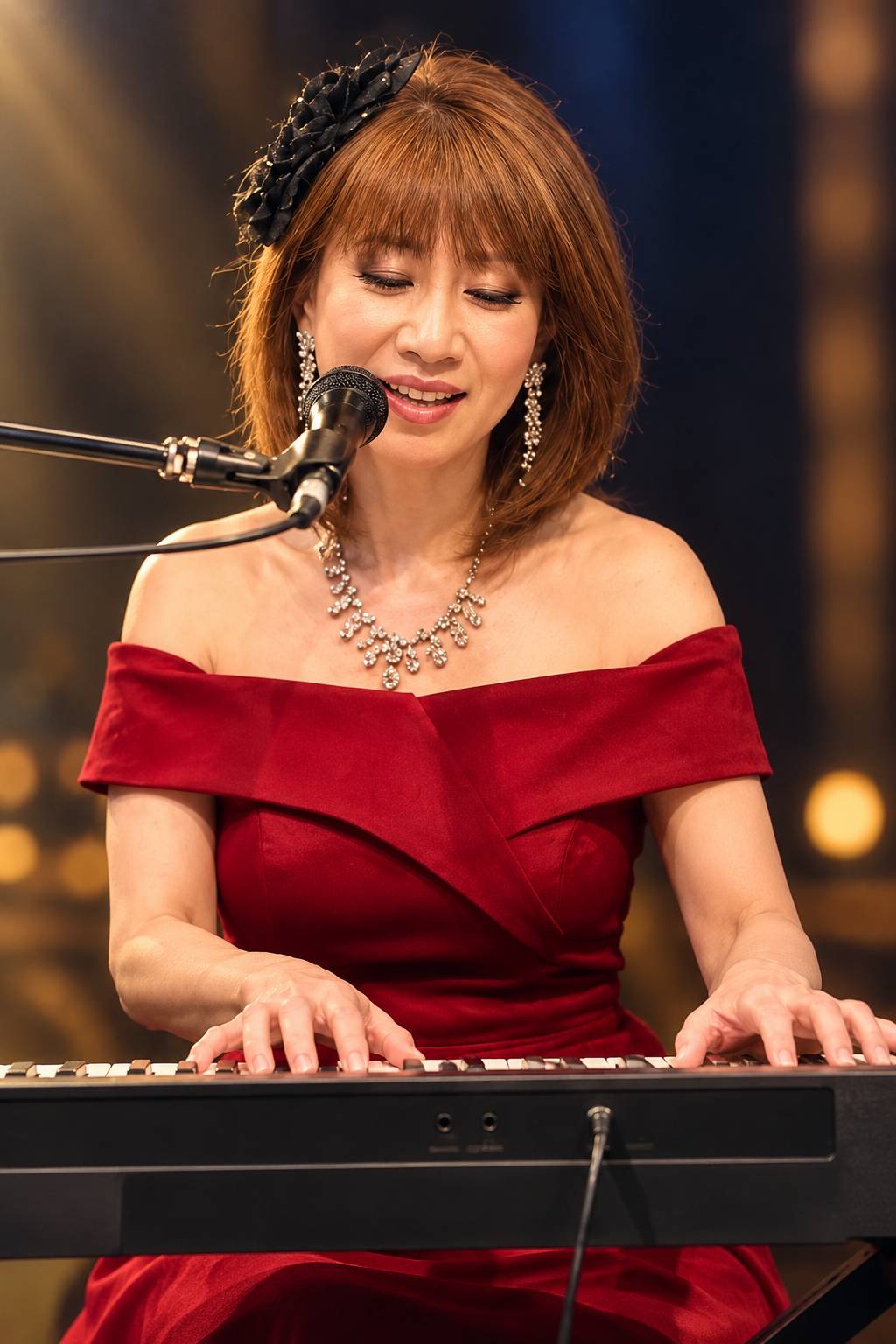鞠沙樹里 ピアノ弾き語りステージ